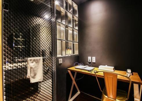 Hotel Elephant Shower Jinju Bagian luar foto