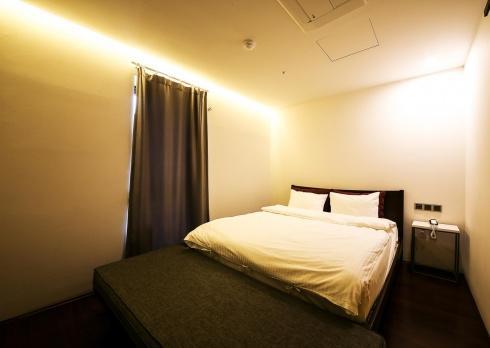 Hotel Elephant Shower Jinju Bagian luar foto